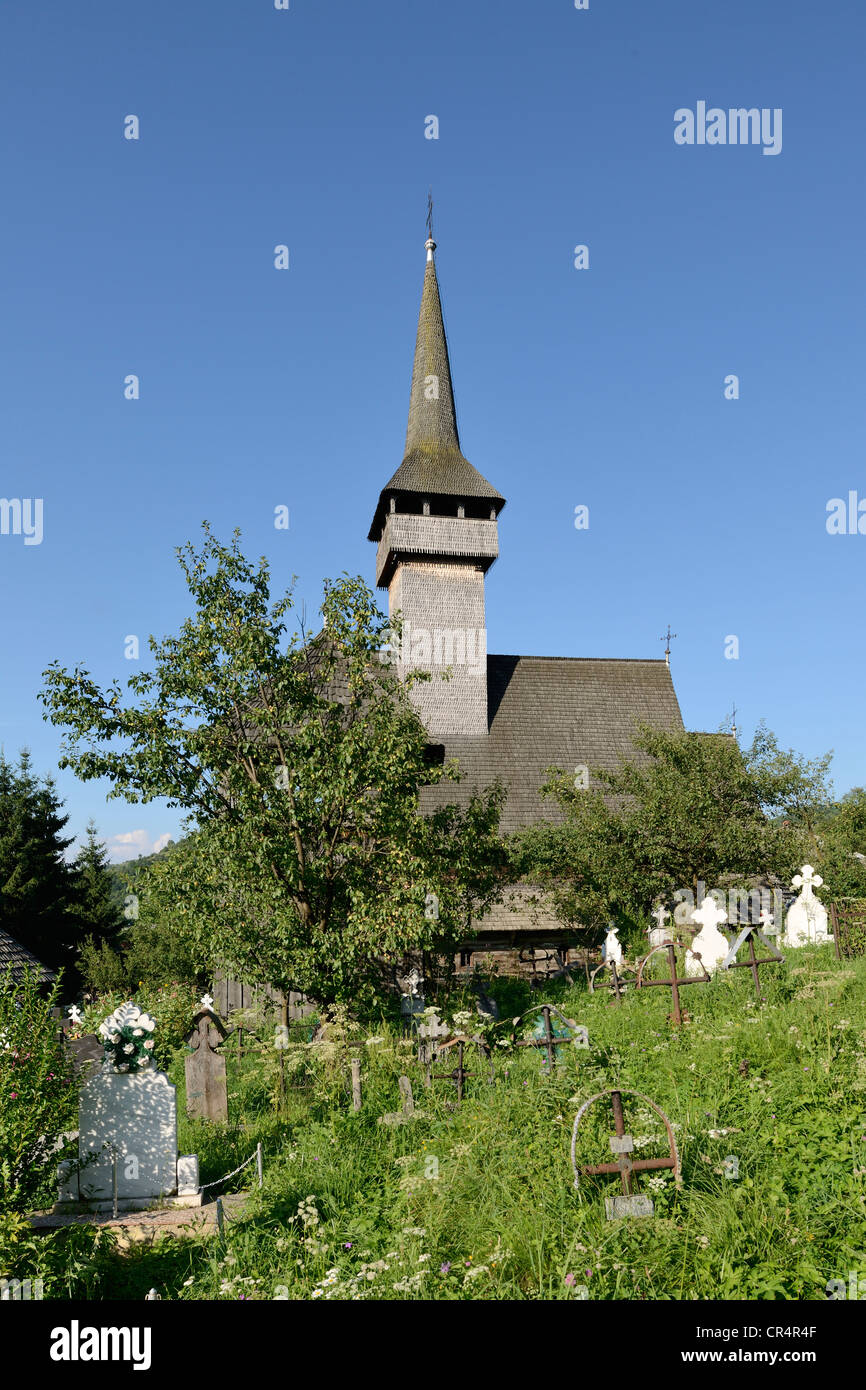Église en bois de botiza, vallée de l'iza, région du Maramures, Roumanie, Europe Banque D'Images