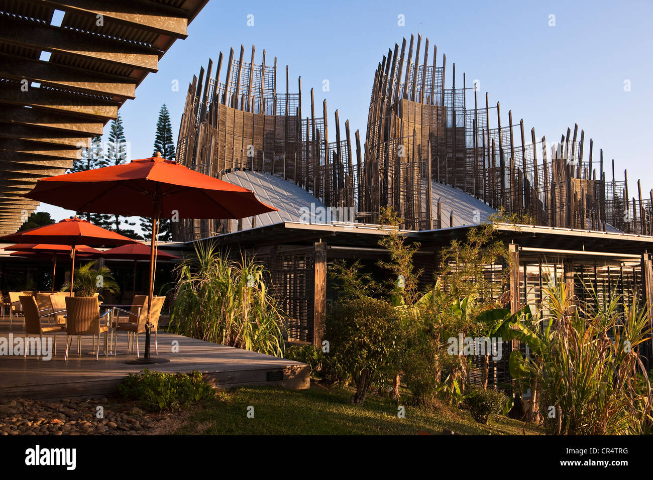 France, Nouvelle-Calédonie, Nouméa, Centre culturel Tjibaou, concept de  l'architecte Renzo Piano Photo Stock - Alamy