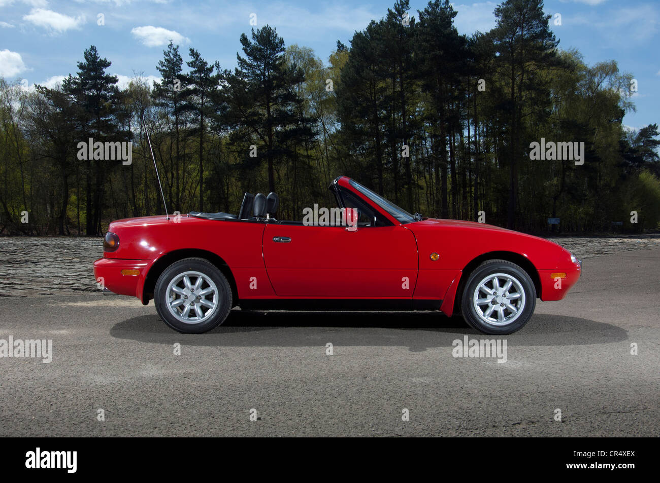 Mazda MX5 - peut-être la Parfaite voiture de sport ? Roue arrière de moteur avant et abordable Banque D'Images