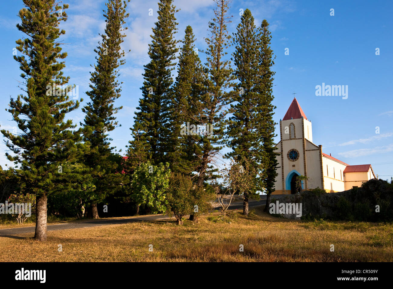 La France, Nouvelle Calédonie, Iles Loyauté, l'île d'Ouvéa, Mouli, péninsule bordant l'église en forme de pin Banque D'Images