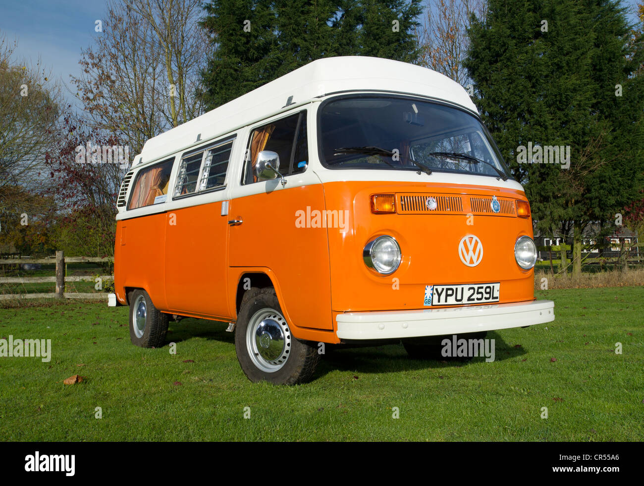 Baie vitrée Volkswagen VW camper van, bus micro Banque D'Images