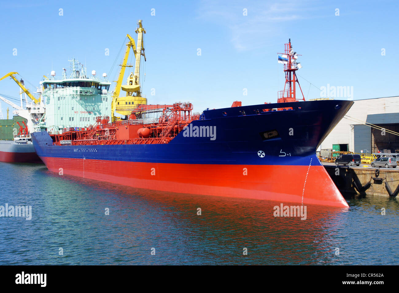 Le pétrolier est amarré dans le port Banque D'Images