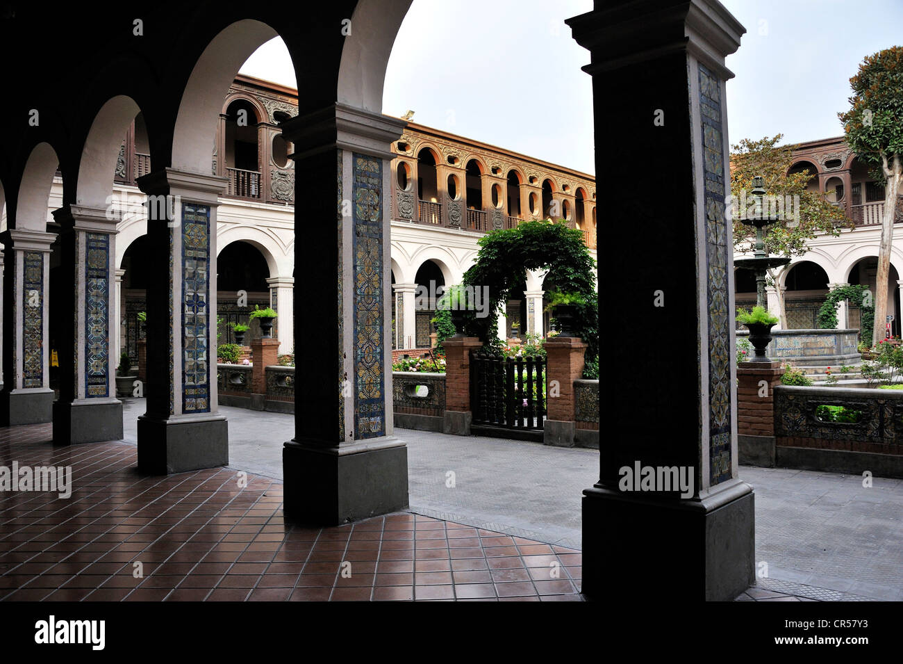 Cloître de la République dominicaine couvent de Nuestra Señora del Rosario, Lima, Site du patrimoine mondial de l'UNESCO, le Pérou, Amérique du Sud Banque D'Images