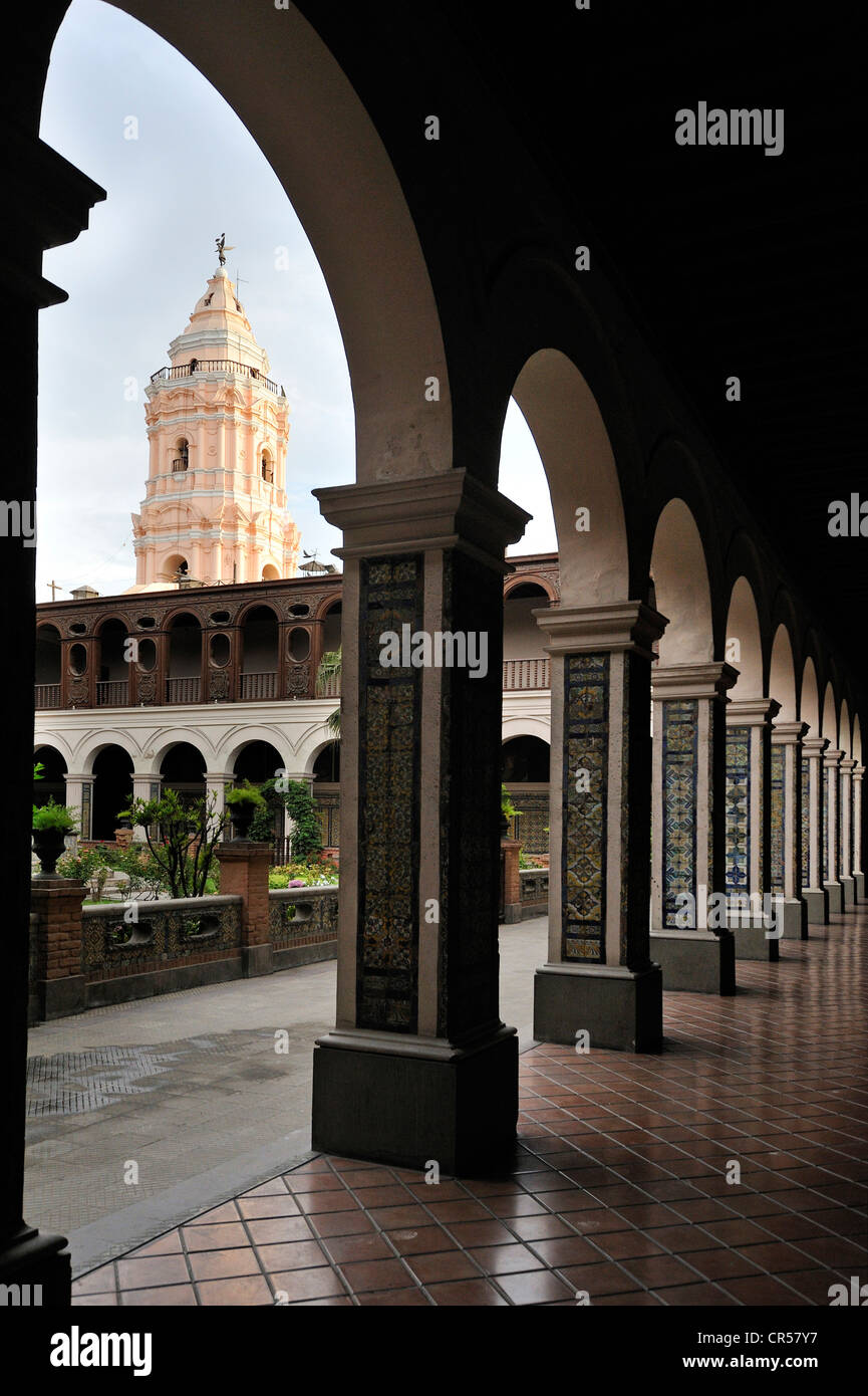 Cloître de la République dominicaine couvent de Nuestra Señora del Rosario, Lima, Site du patrimoine mondial de l'UNESCO, le Pérou, Amérique du Sud Banque D'Images