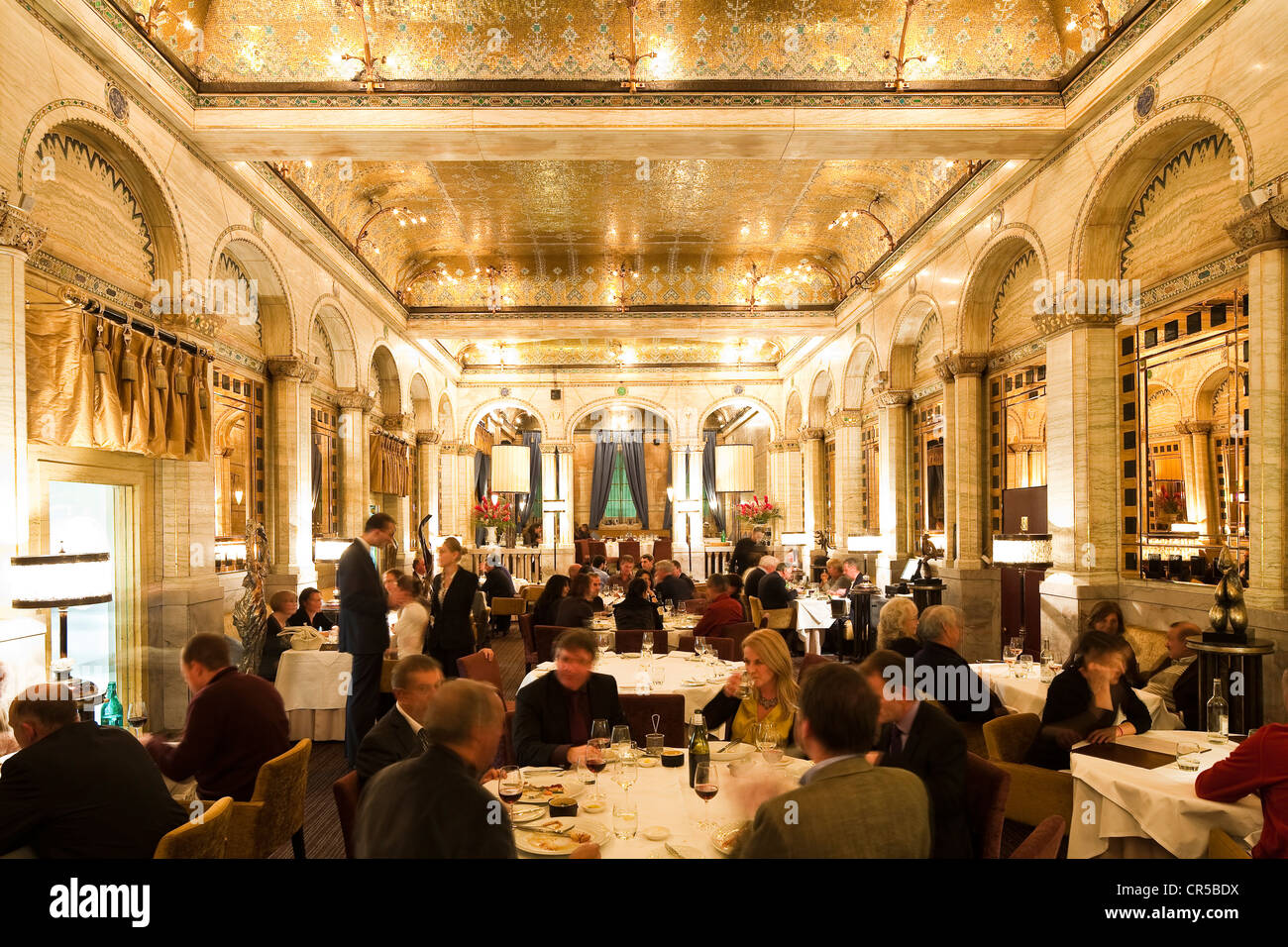 Royaume-uni, Londres, Piccadilly, critère restaurant avec son style néo-byzantin où Conan Doyle l'habitude d'aller et où Banque D'Images