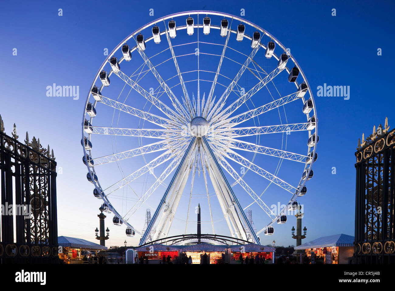 France, Paris, la Place de la Concorde, la Grande Roue vue depuis le jardin des Tuileries (2009) Banque D'Images