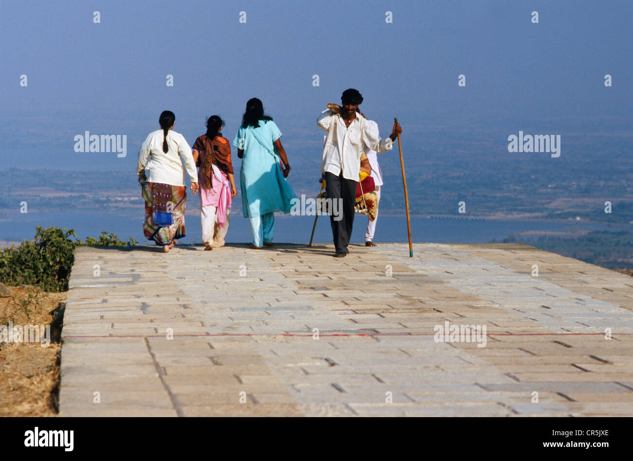 Les pèlerins ont à grimper jusqu'à 3,500 Shatrunjaya, Palitana, Gujarat, Inde, Asie Banque D'Images