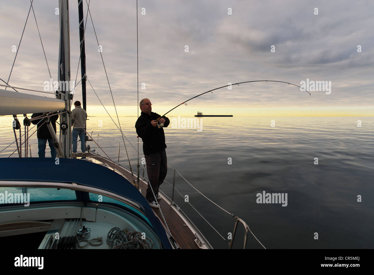 La pêche en haute mer sur le pont d'un yacht de luxe Banque D'Images