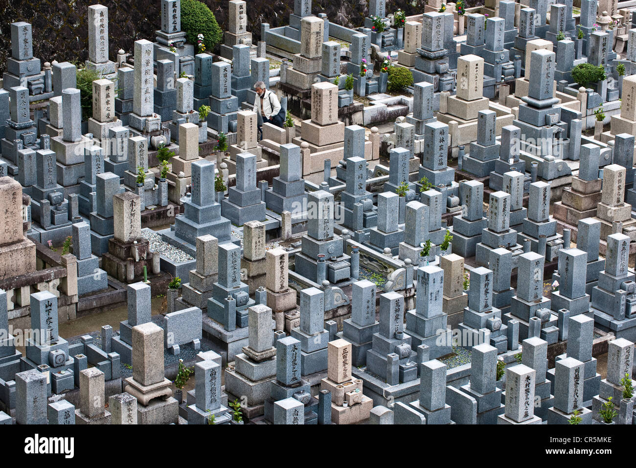 Le Japon, l'île de Honshu, la région de Kinki, ville de Kyoto, le cimetière dans le quartier de la dera Kiyomizu Temple Banque D'Images