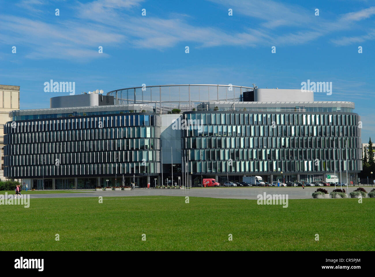 Pologne, Varsovie, Plac Pilsudskiego, les immeubles de bureaux par l'architecte Sir. Norman Foster Banque D'Images