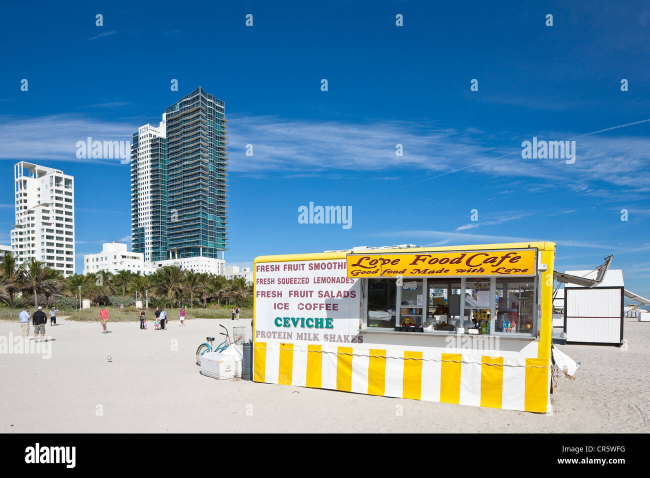 United States, Florida, Miami Beach, South Beach, Love Food Cafe sur la plage au niveau de l'hôtel The Setai hotel Banque D'Images