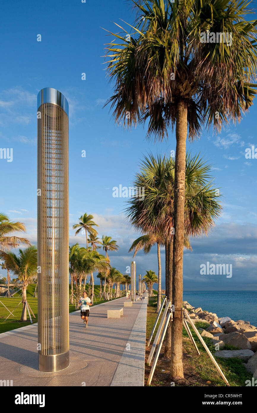 United States, Florida, Miami Beach, South Beach, South Pointe Park, jogging Banque D'Images