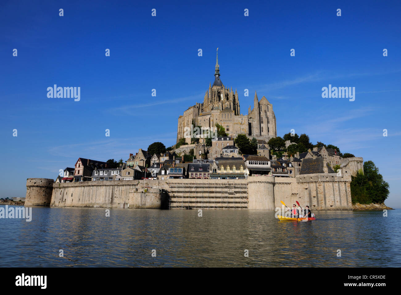 France, Manche, Mont Saint Michel, côté est, à marée haute, l'UNESCO World Heritage Banque D'Images