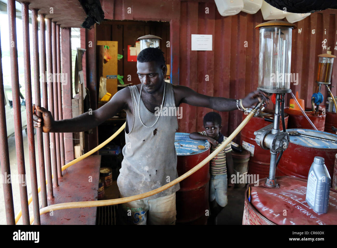 Station de carburant à Arawa, de la région autonome de Bougainville, en Papouasie-Nouvelle-Guinée Banque D'Images