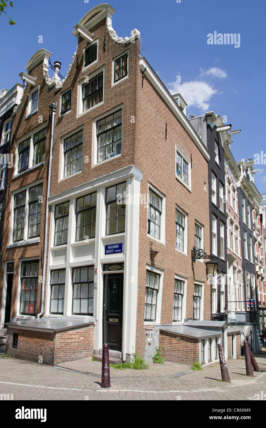 Maison de canal traditionnelle à Amsterdam Banque D'Images