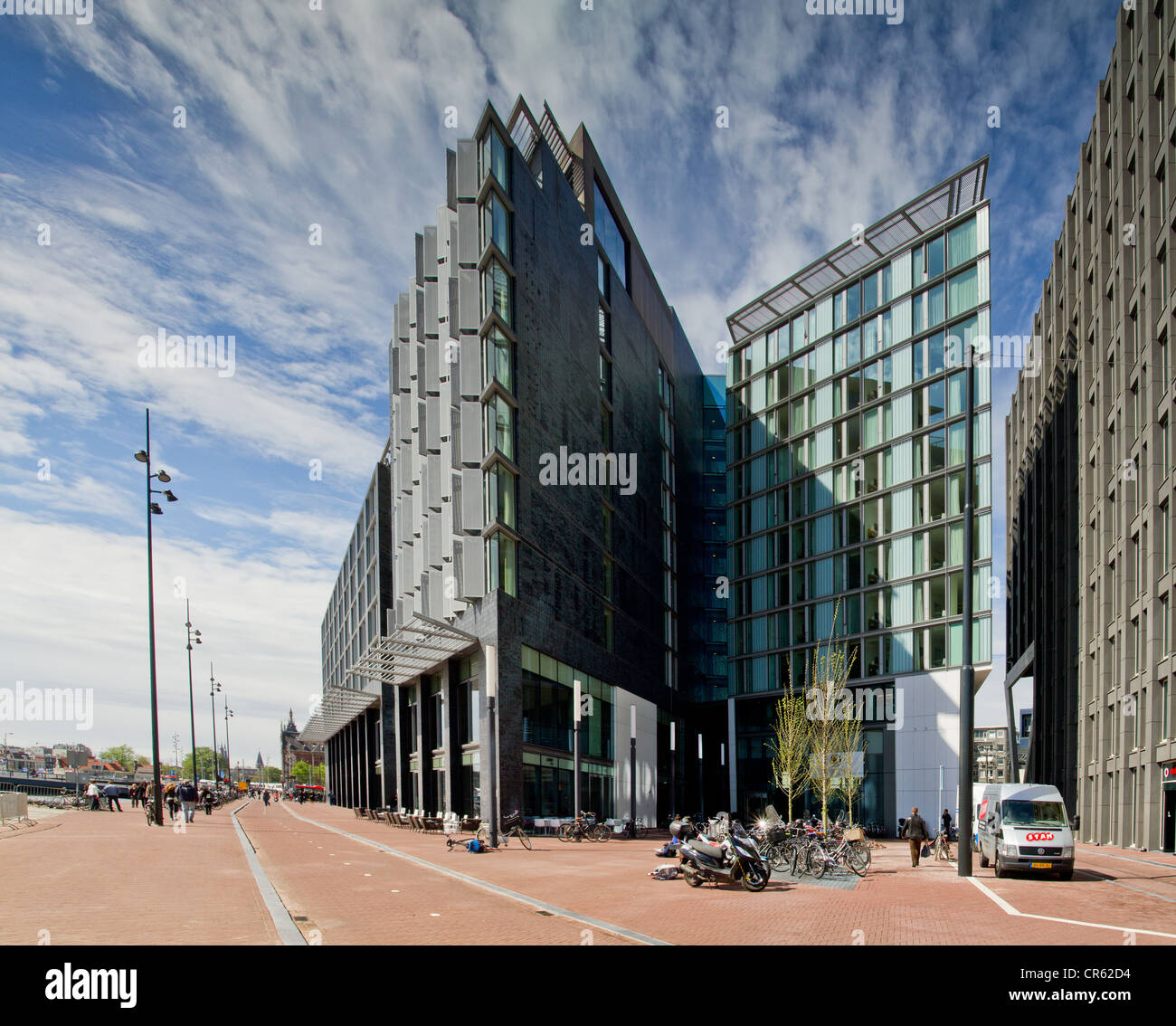 L'architecture moderne à Oosterdokseiland à Amsterdam Banque D'Images