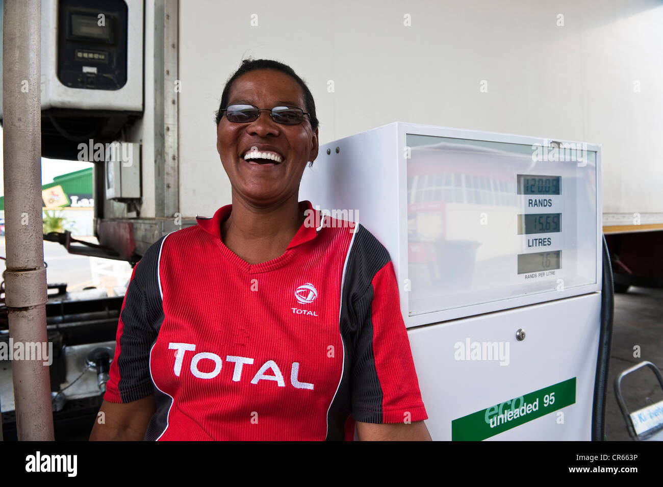 L'Afrique du Sud, Western Cape, route 62, à Ladysmith, arrêt à la station service Total Banque D'Images