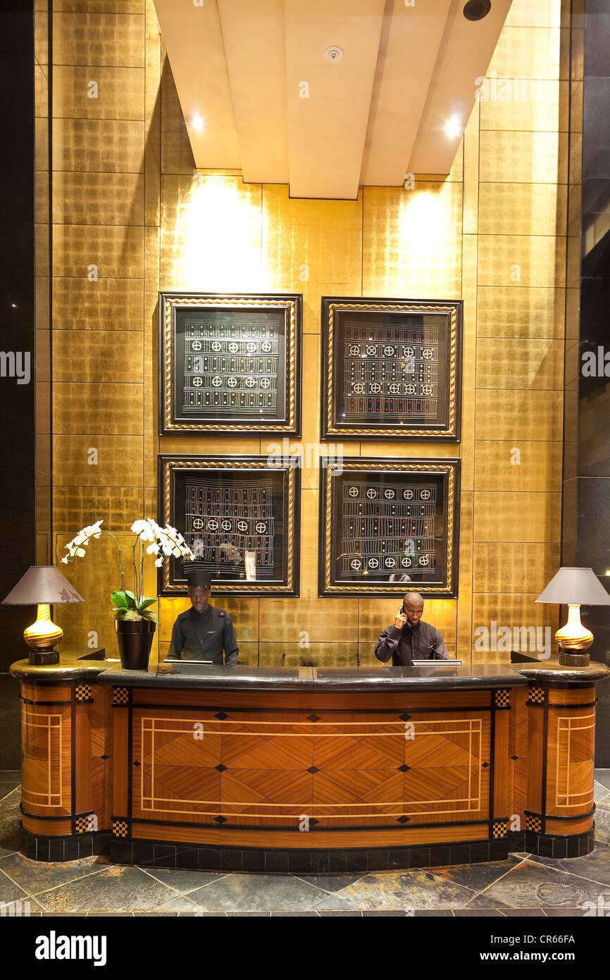L'Afrique du Sud, la Province de Gauteng, Johannesburg, Hyatt Regency Hôtel, service de concierge Banque D'Images