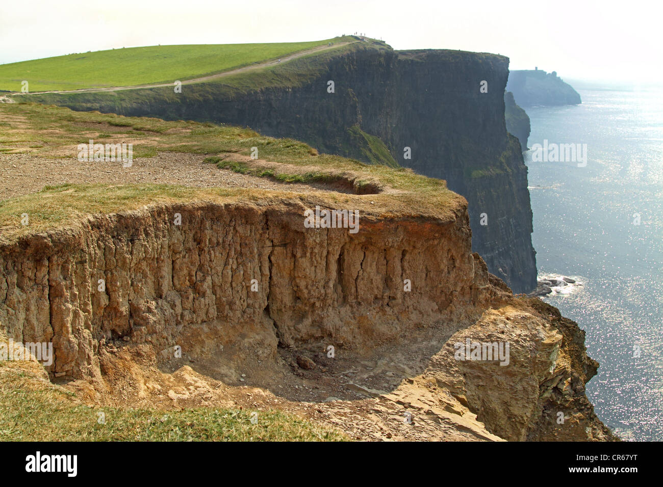 Les falaises de Moher (Irlande) un jour de brume Banque D'Images