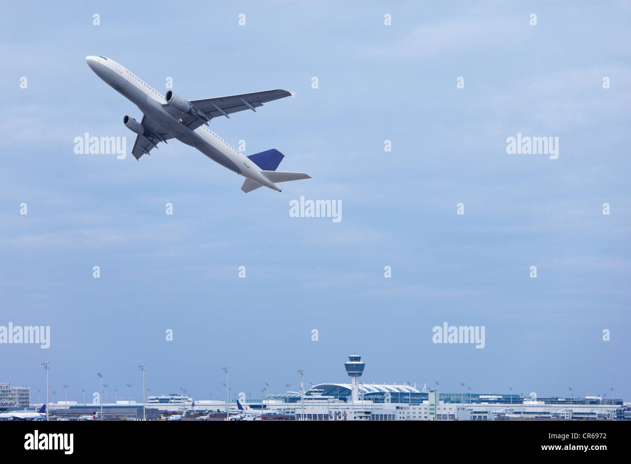 L'Europe, l'Allemagne, de Bavière, de l'air commercial de passagers avion au décollage de l'aéroport de Munich Banque D'Images