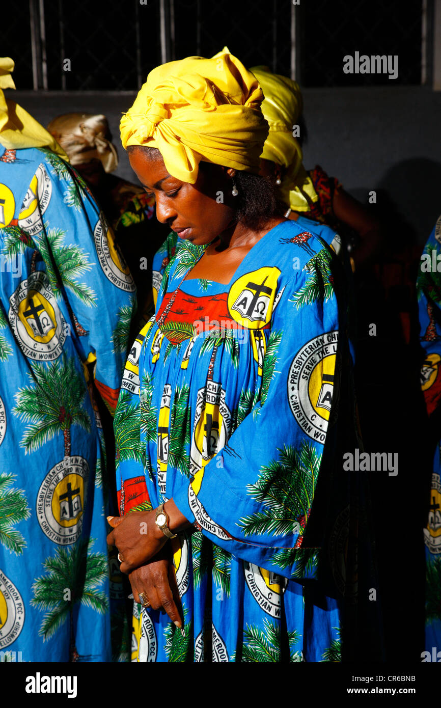 Les femmes prient, Kumba, Cameroun, Afrique Banque D'Images
