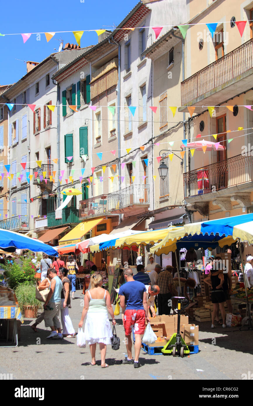 Le village des Vans et de son marché de rue colorés Photo Stock - Alamy