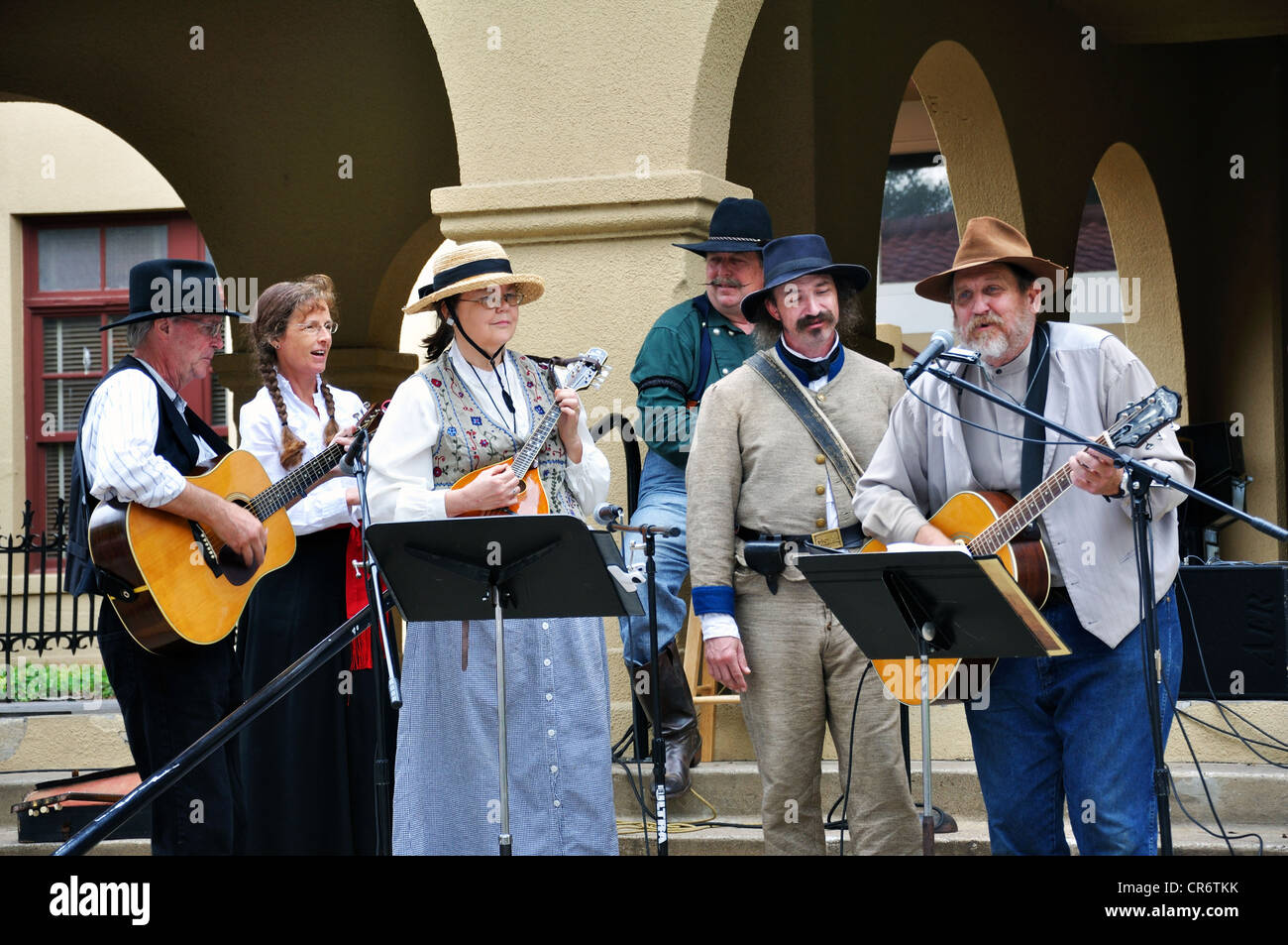 Old West Frontier reenactment à Fort Worth, Texas, USA - music band Banque D'Images