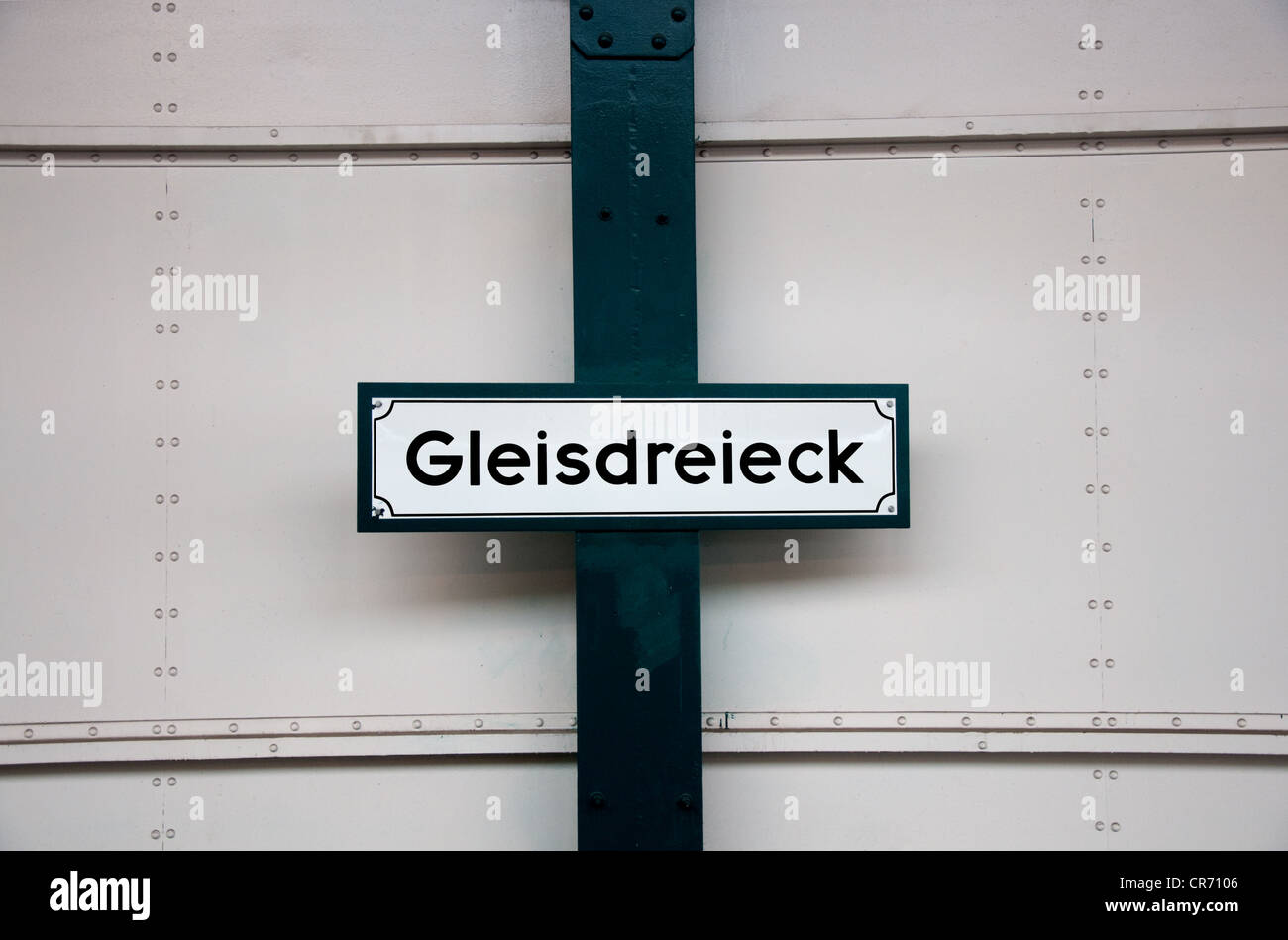 Berlin, Allemagne. U-Bahn (métro). Station Gleisdreieck Banque D'Images