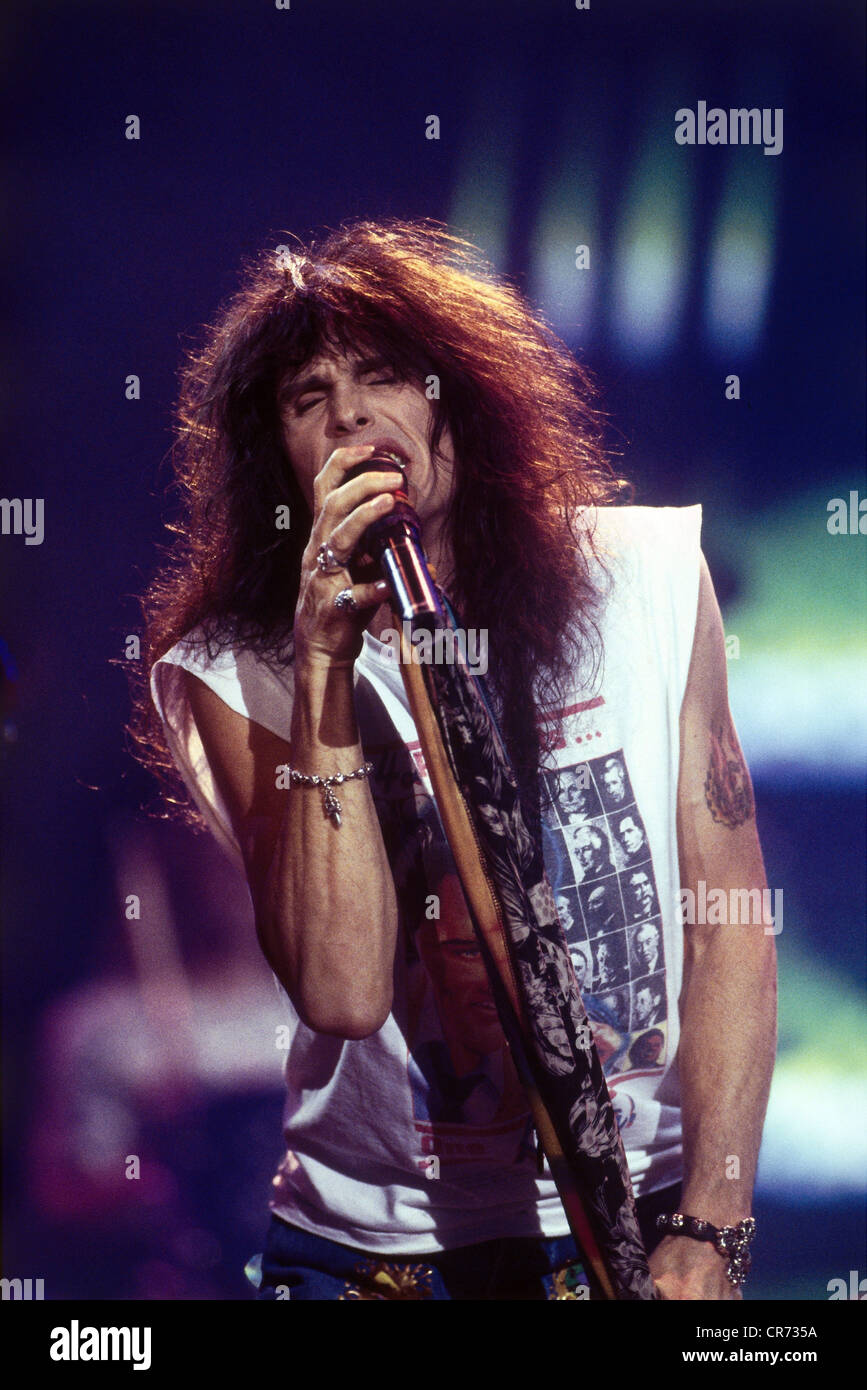 Tyler, Steven, * 26.3.1948, musicien américain, chanteur du groupe rock 'Aerosmith', demi-longueur, lors d'un concert à Dortmund, Allemagne, 19.11.1993, chantant, Banque D'Images