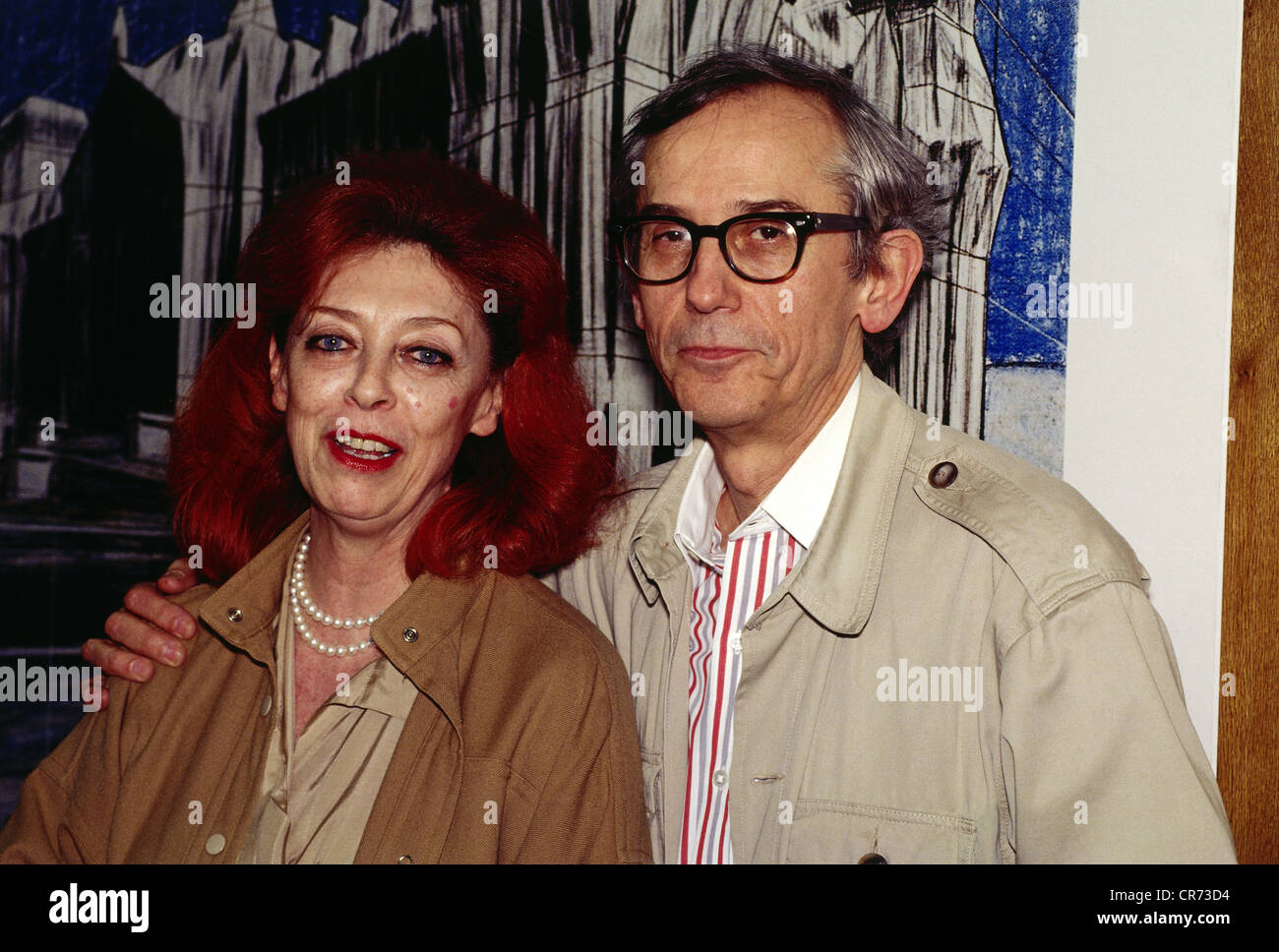 Christo, * 13.6.1935, artiste bulgare, demi-longueur, avec sa femme Jeanne-Claude, projet 'Covered Reichstag', discussion de groupe, Berlin, Allemagne, 13.12.1993, , Banque D'Images