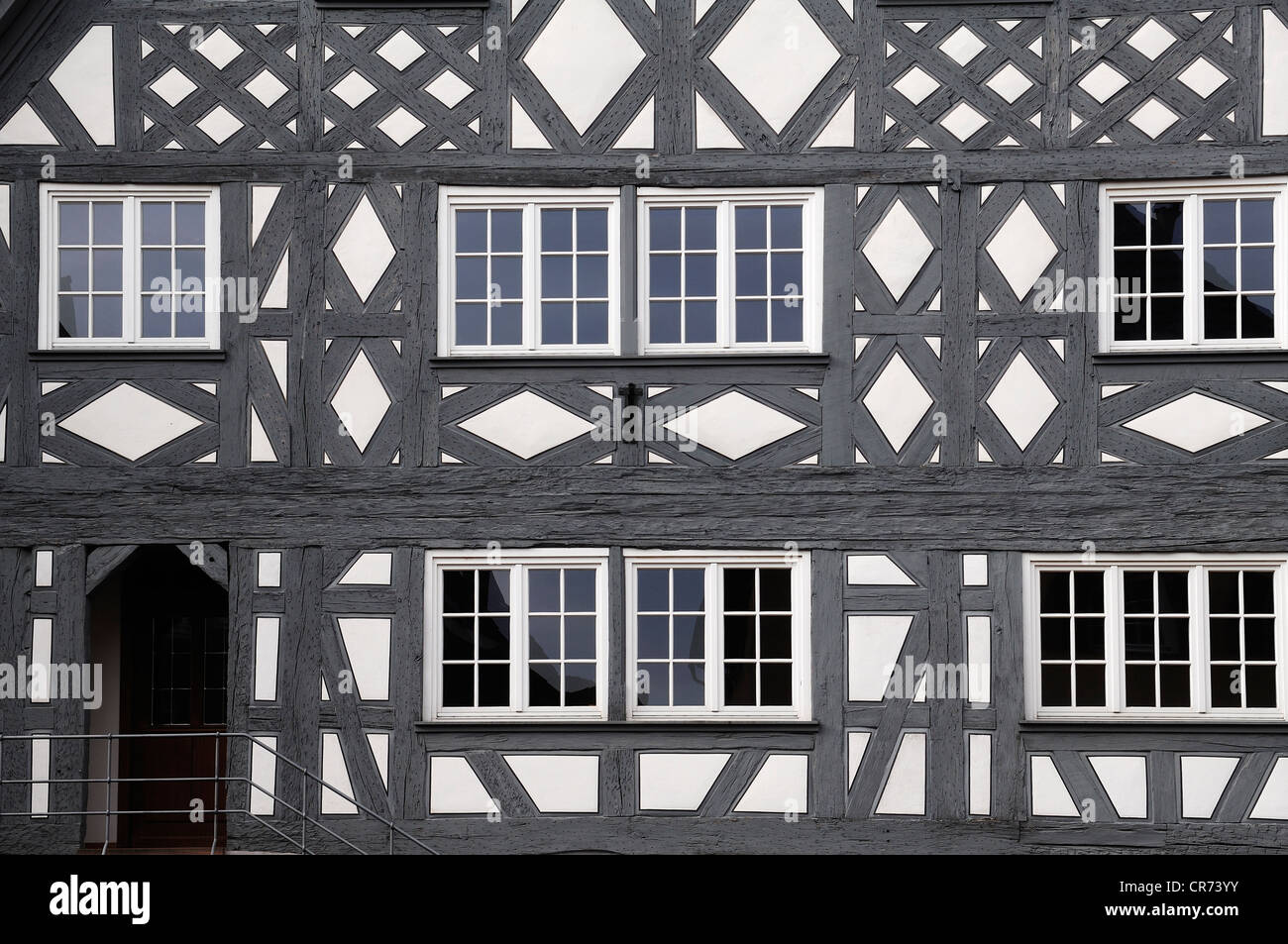 Vieille façade à colombages du 17ème siècle, Kirchstrasse 9, Schönwald, Bade-Wurtemberg, Allemagne, Europe Banque D'Images