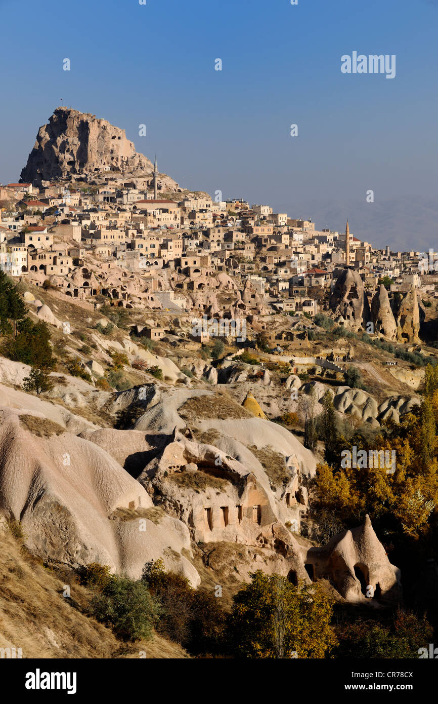 La Turquie, l'Anatolie centrale, la Cappadoce Nevşehir Province, UNESCO World Heritage, Uchisar village troglodytique et Guvercinlik Banque D'Images