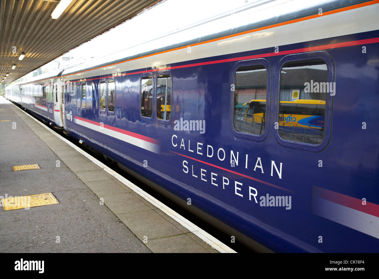 Caledonian sleeper train de nuit de Fort William à Londres connu sous le nom de l'écosse deerstalker uk Banque D'Images