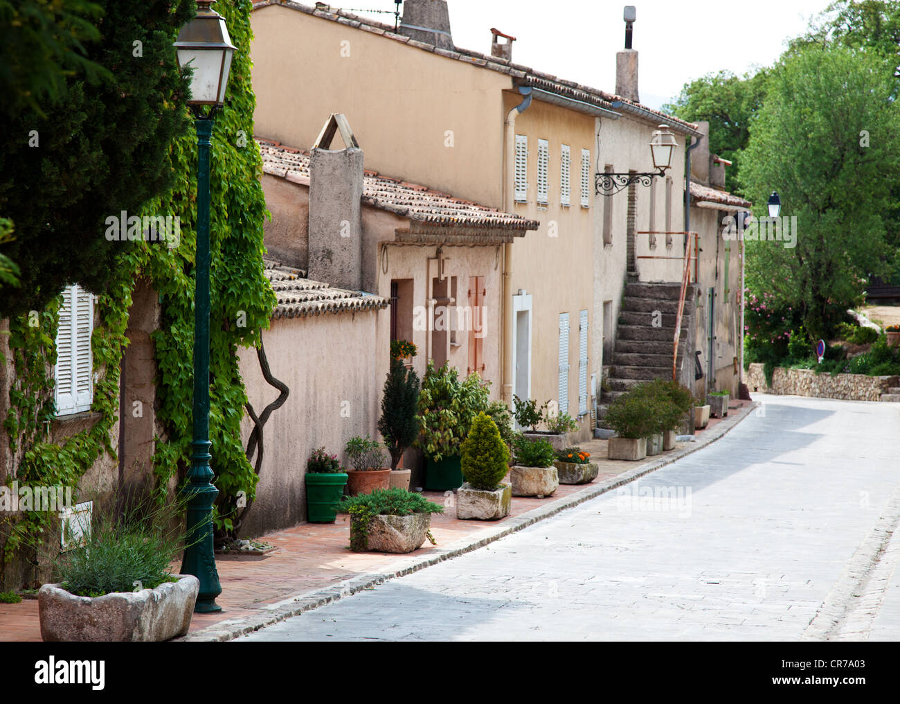 Paysage de rue traditionnelle provençale. Banque D'Images