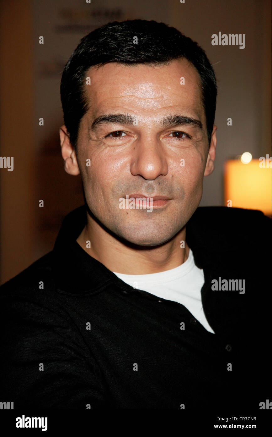 Sander, Erol, * 9.11.1968, acteur turc - allemand, portrait, prix allemand 'la Star des Jahres' (My Star of the Year), Hambourg, 2.2.2011, Banque D'Images