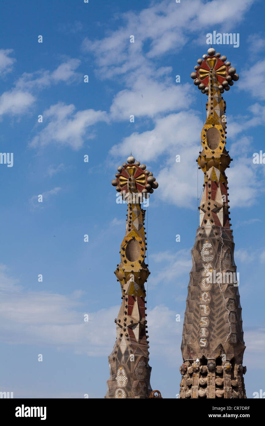Deux apôtres Towers, La Sagrada Familia, Temple Expiatori Basílica je de la Sagrada Família, la Basilique et l'Église expiatoire de la Banque D'Images