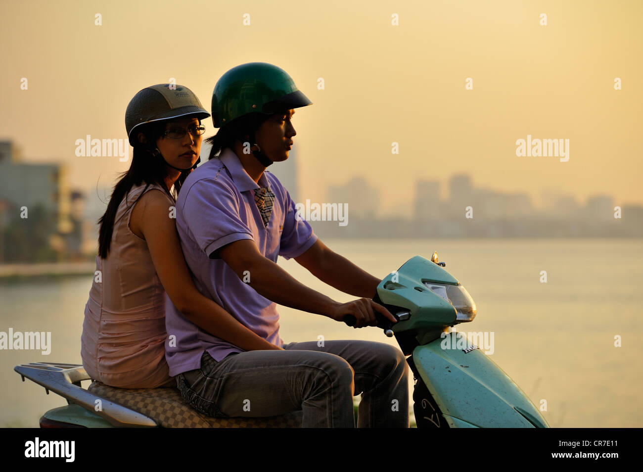 Vietnam, Hanoi, Ho Tay (lac de l'Ouest), la circulation Banque D'Images