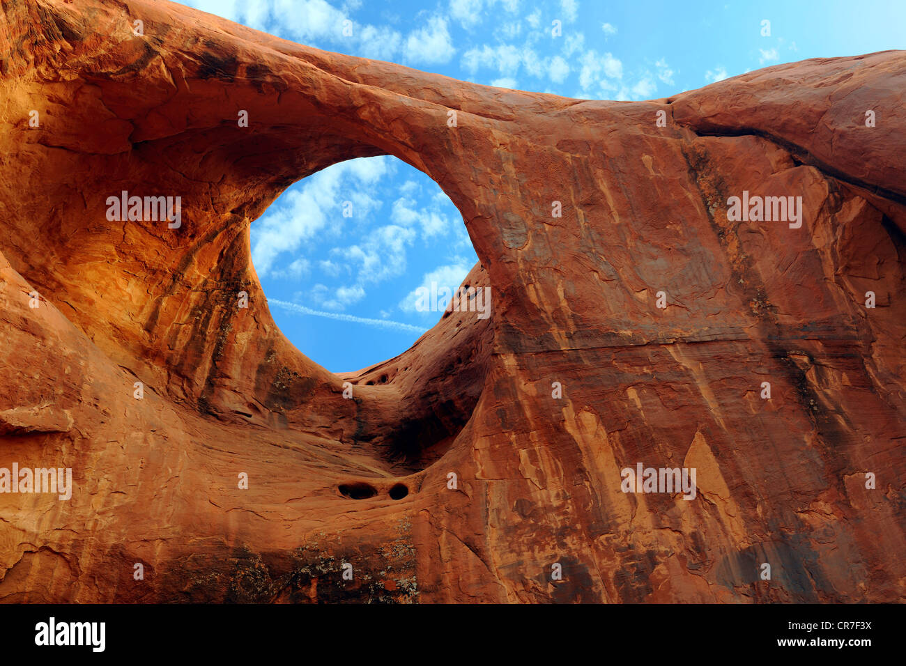 Mocassin Arch Rock formation, Monument Valley, Arizona, USA Photo Stock -  Alamy