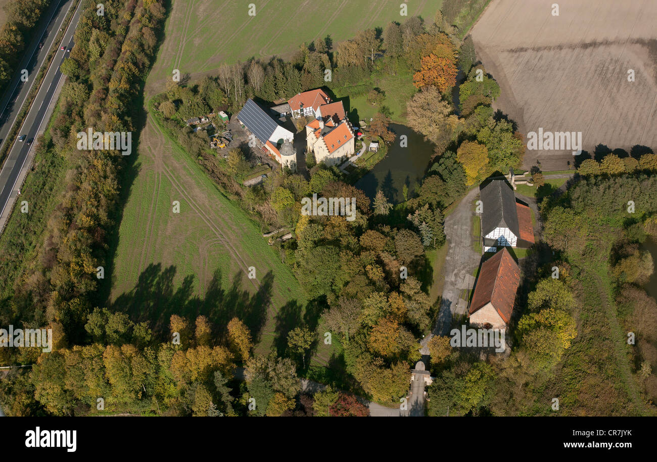 Vue aérienne, Haus Reck - Château à douves avec des panneaux solaires sur toit, Pelkum, Hamm, Ruhr, Nordrhein-Westfalen, Germany, Europe Banque D'Images