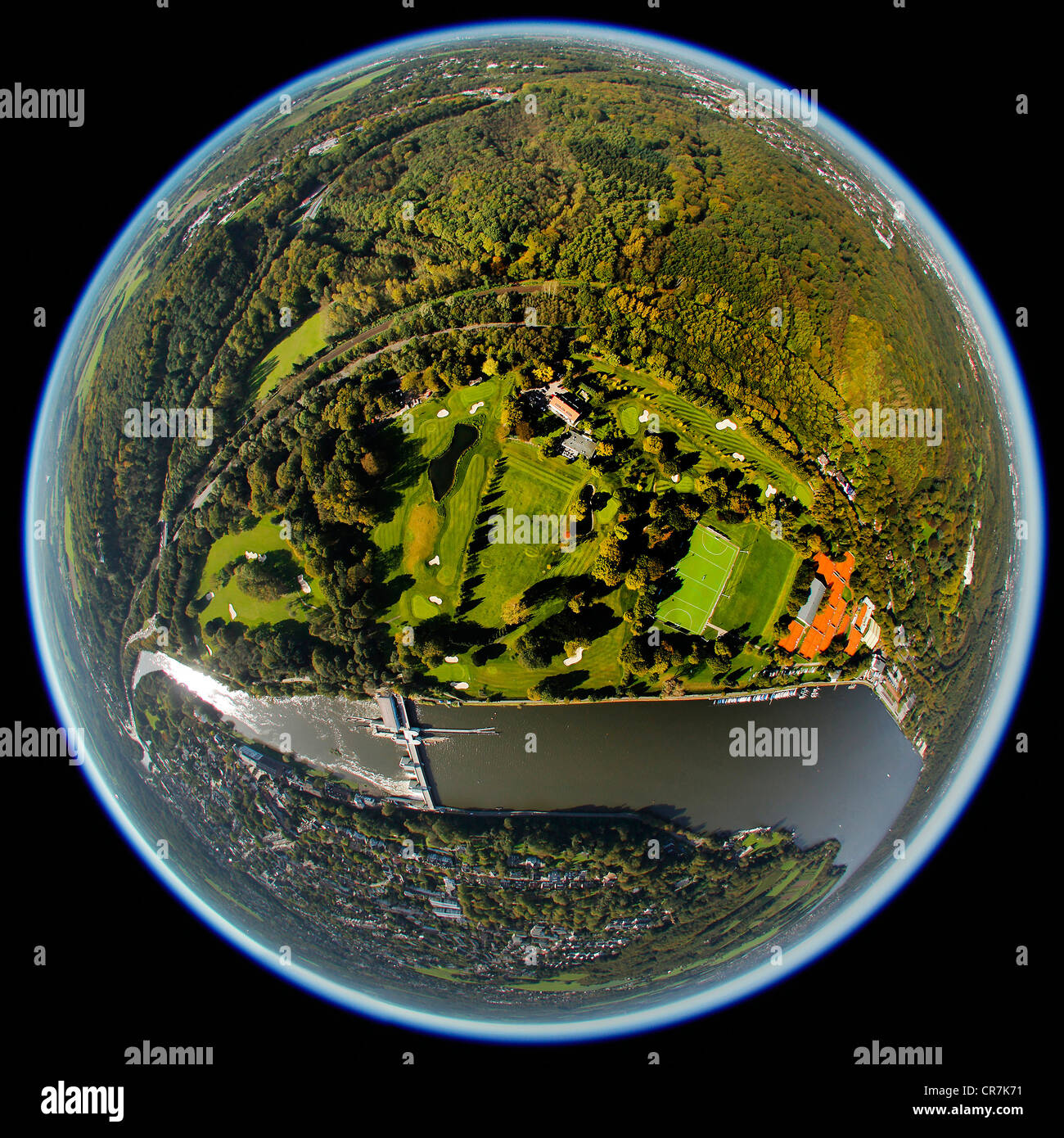 Vue aérienne, photo fisheye, parcours de golf au Lac Baldeney, Baldeneysee, rivière Ruhr, Essen-Werden, Essen, Ruhr Banque D'Images