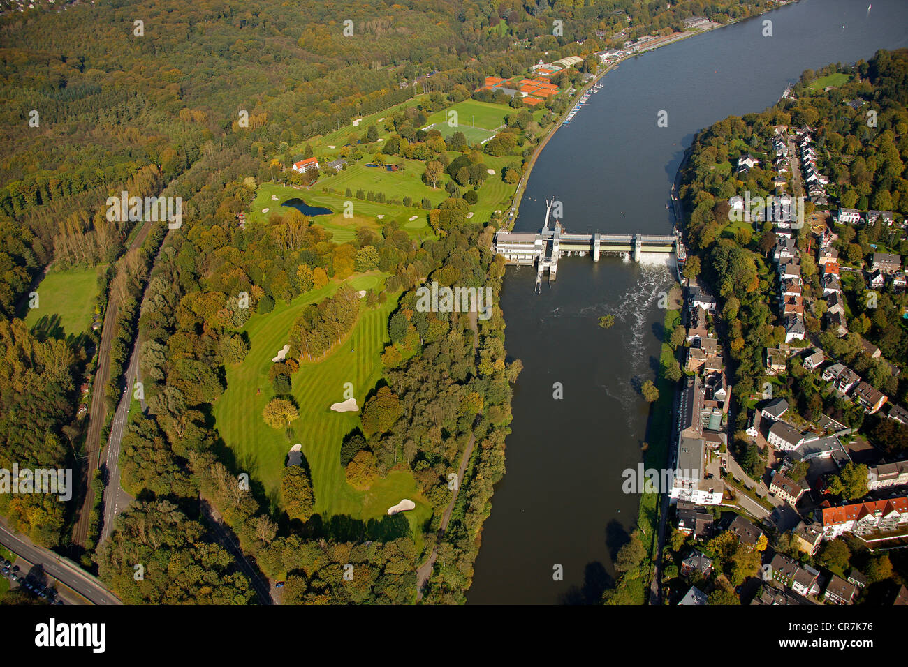 Vue aérienne, au golf, lac Baldeney Baldeneysee, rivière Ruhr, Essen-Werden, Essen, Ruhr, Rhénanie du Nord-Westphalie Banque D'Images