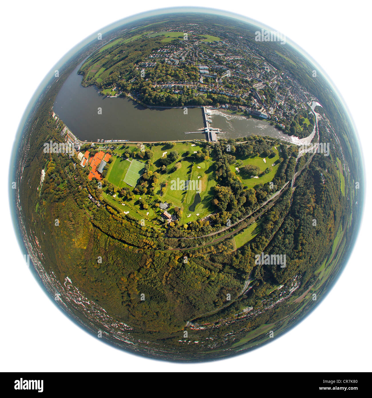 Vue aérienne, photo fisheye, terrain de golf ou le lac Baldeneysee à Baldeney, rivière Ruhr, Essen-Werden, Essen, Ruhr Banque D'Images