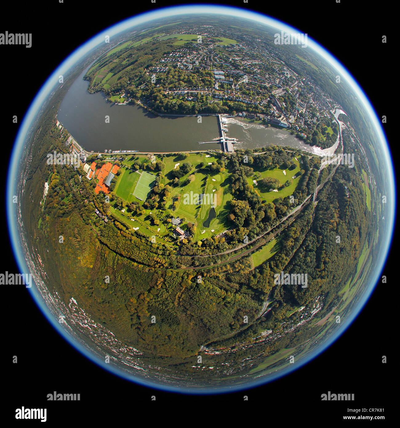 Vue aérienne, photo fisheye, terrain de golf ou le lac Baldeneysee à Baldeney, rivière Ruhr, Essen-Werden, Essen, Ruhr Banque D'Images
