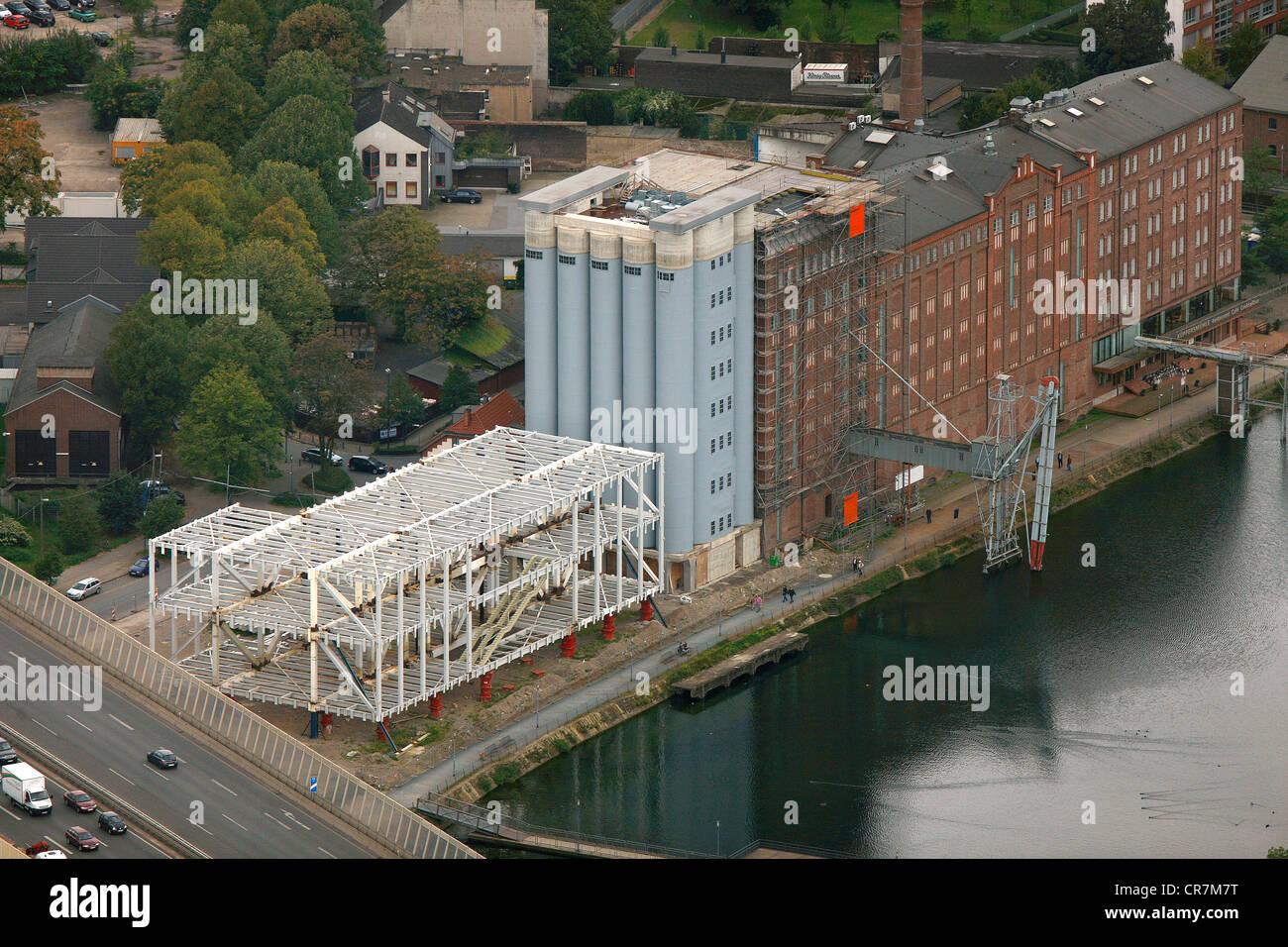 Vue aérienne, Kueppersmuehle Musée d'Art Moderne, de l'acier cube, EVONIK projet, Duisburg, Ruhr, Rhénanie du Nord-Westphalie Banque D'Images