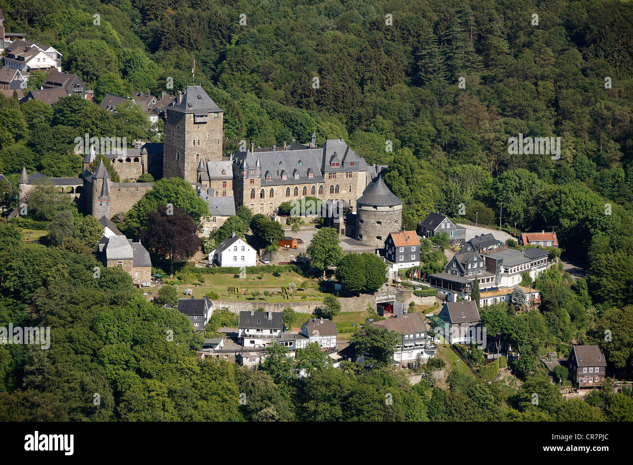Vue aérienne, Schloss Burg château, Adolf C. von Berg, Palais Royal, la Wupper, Solingen, Bergisch Land, Sauerland Banque D'Images
