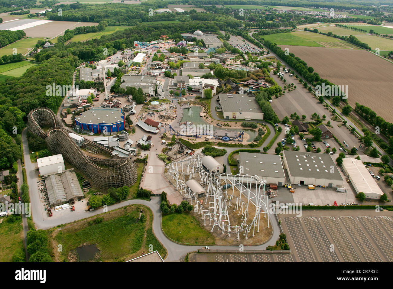Vue aérienne, parc à thème Movie Park Germany, roller coaster, près de Bottrop-Kirchhellen, Ruhr, Rhénanie du Nord-Westphalie Banque D'Images
