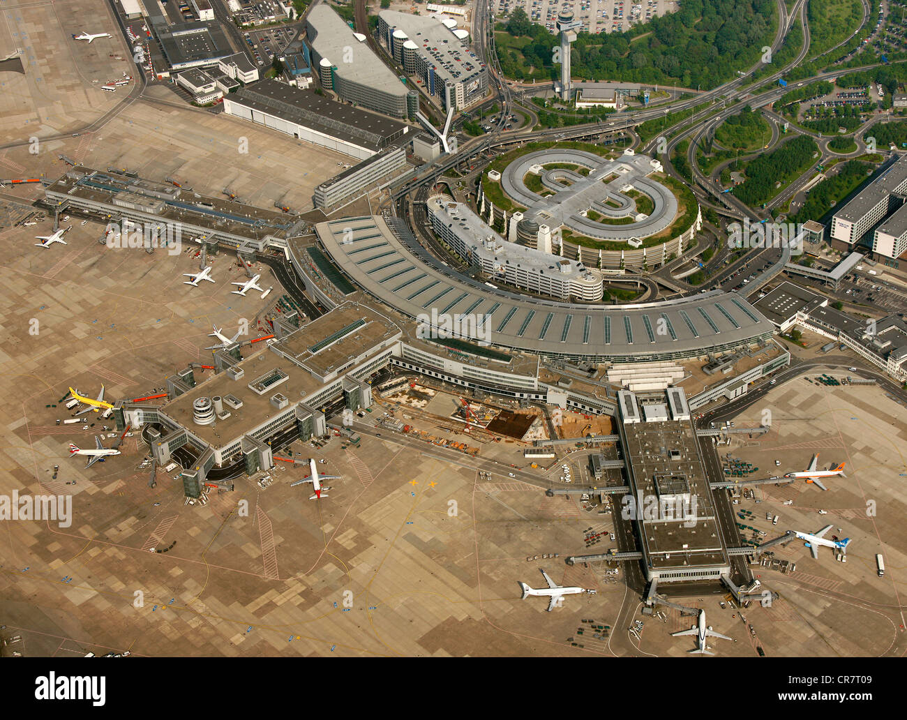 L'aéroport de Düsseldorf, vue aérienne, Nordrhein-Westfalen, Germany, Europe Banque D'Images