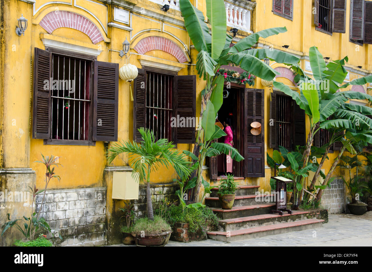 Maisons jaune typique de Hoi An au Vietnam. Hoi An est l'un des sites du patrimoine mondial de l'Unesco. Banque D'Images