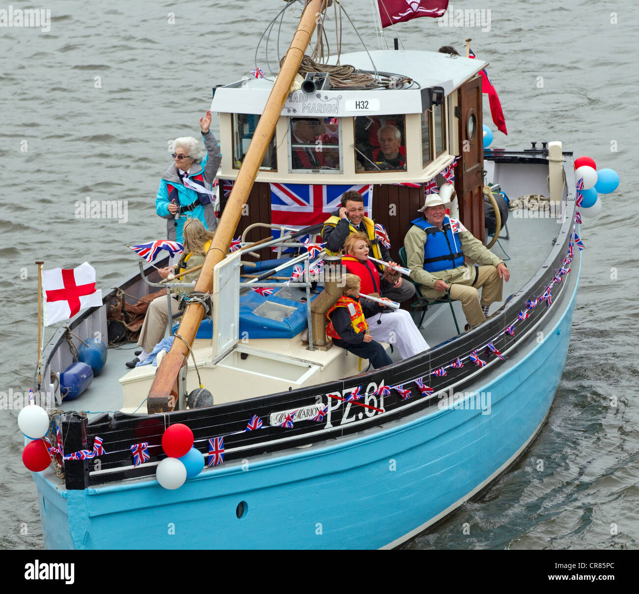 Vétéran de Dunkerque, un Cornish Lugger, Maid Marion PZ61, participant à l'Université Queen's Diamond Jubilee Pageant Rivière Banque D'Images
