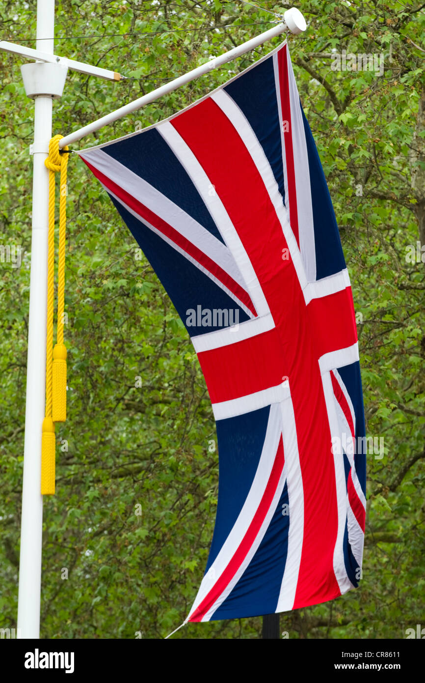 Un drapeau de l'Union européenne vole dans le Mall, Londres, Angleterre, samedi, 02 juin, 2012. Banque D'Images